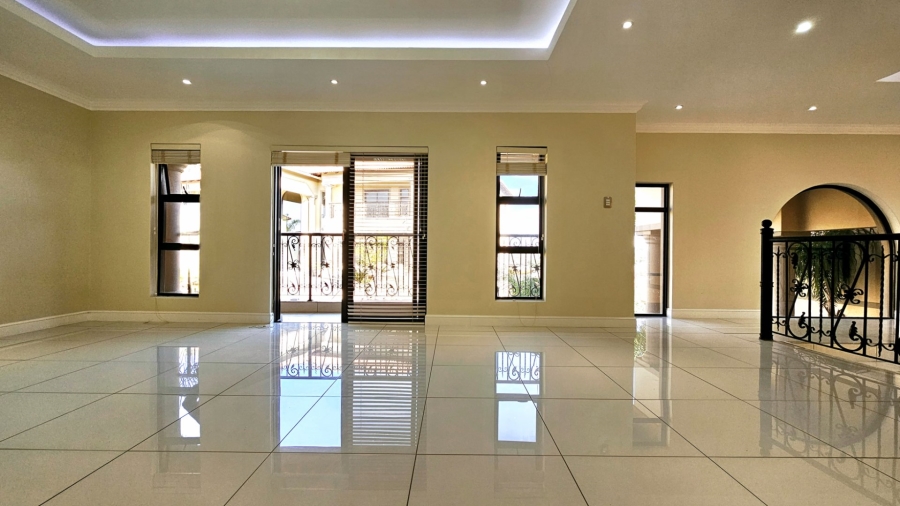 5 Bedroom Property for Sale in Kiepersol Free State
